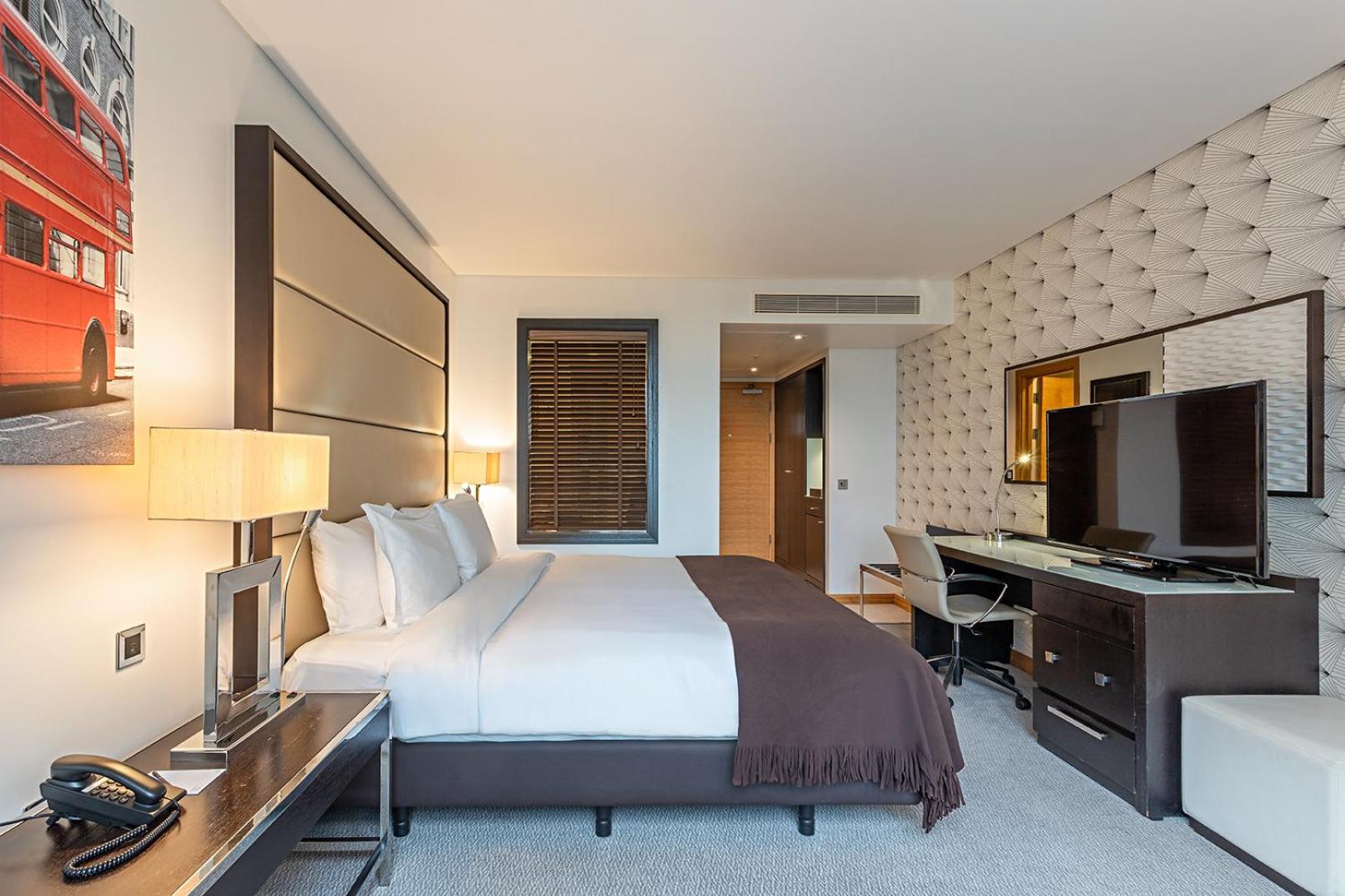 Deluxe King Room