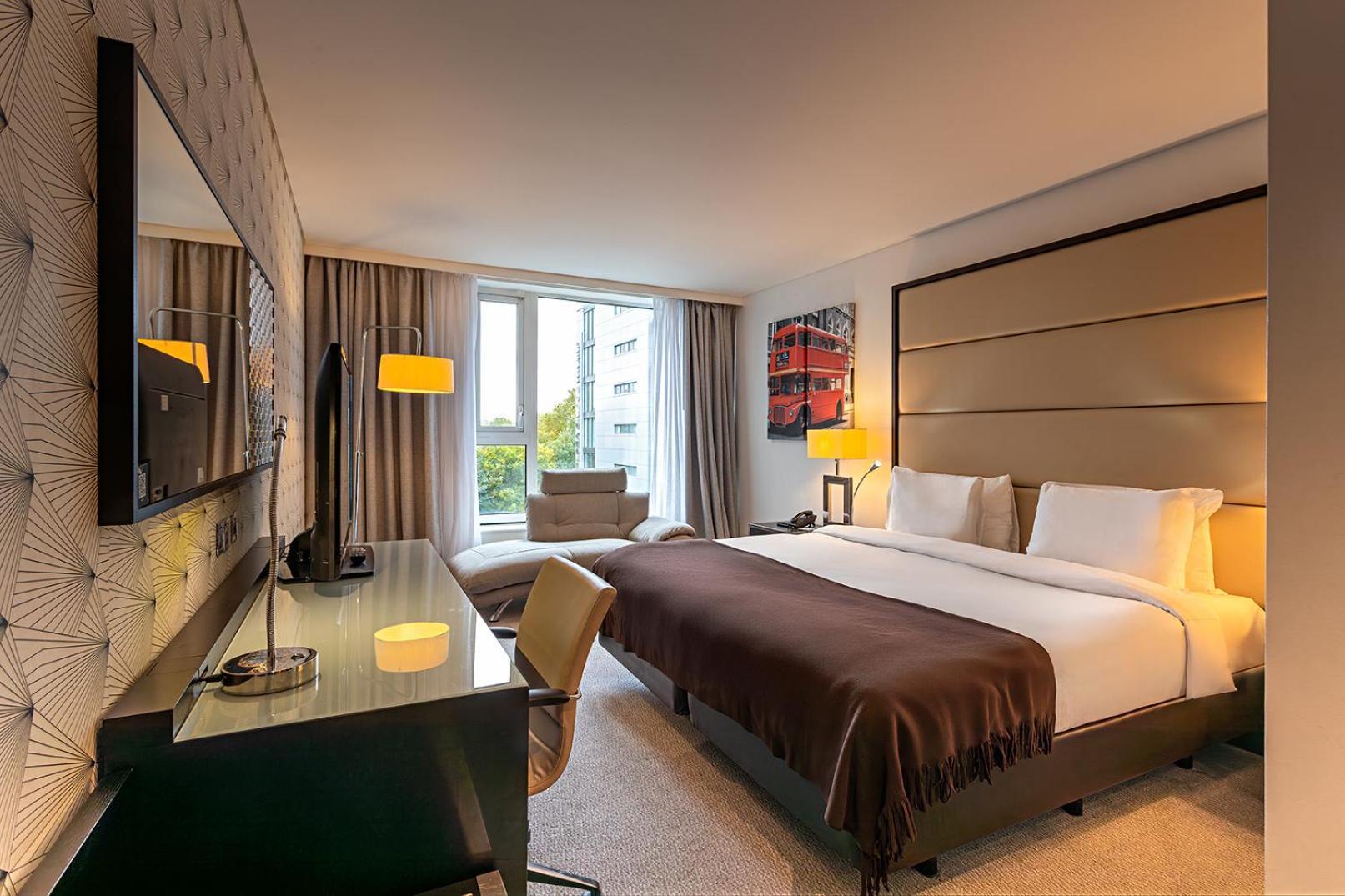 Deluxe King Room