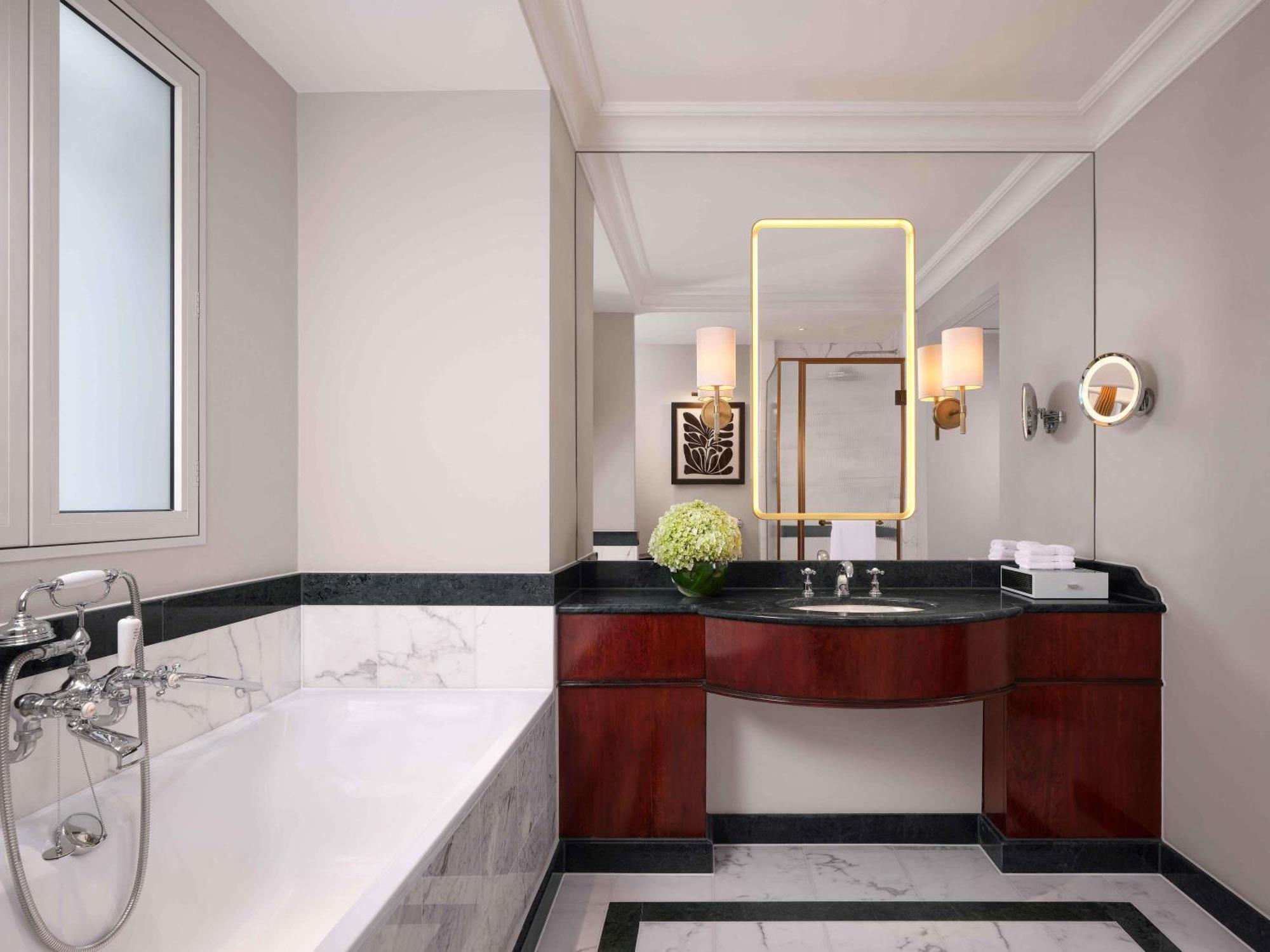 Luxury King Room