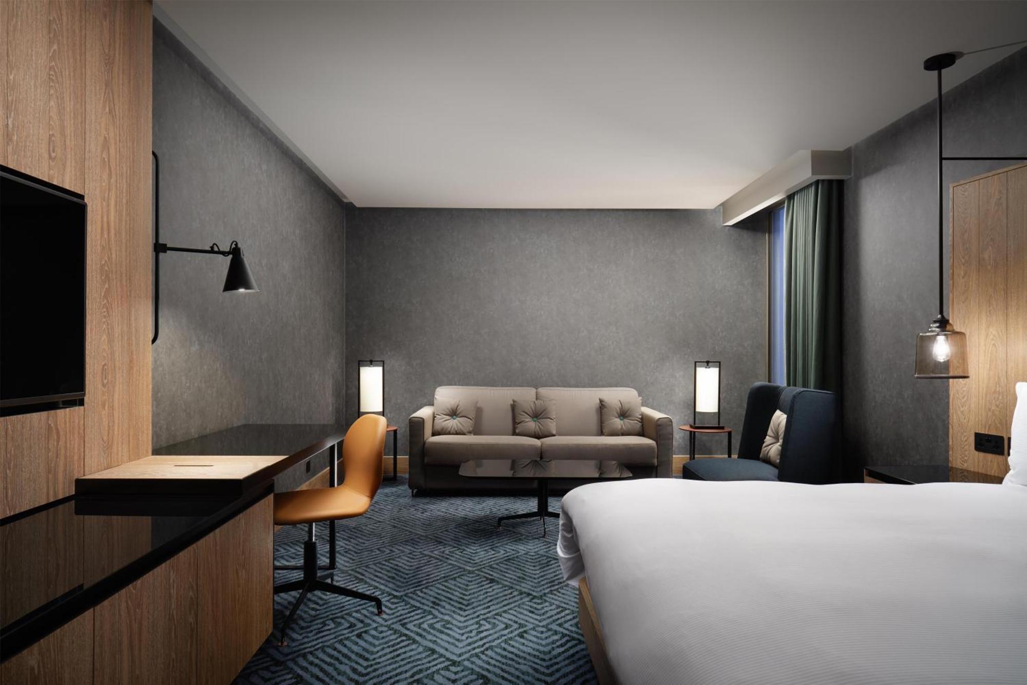 Junior King Suite Lounge Access