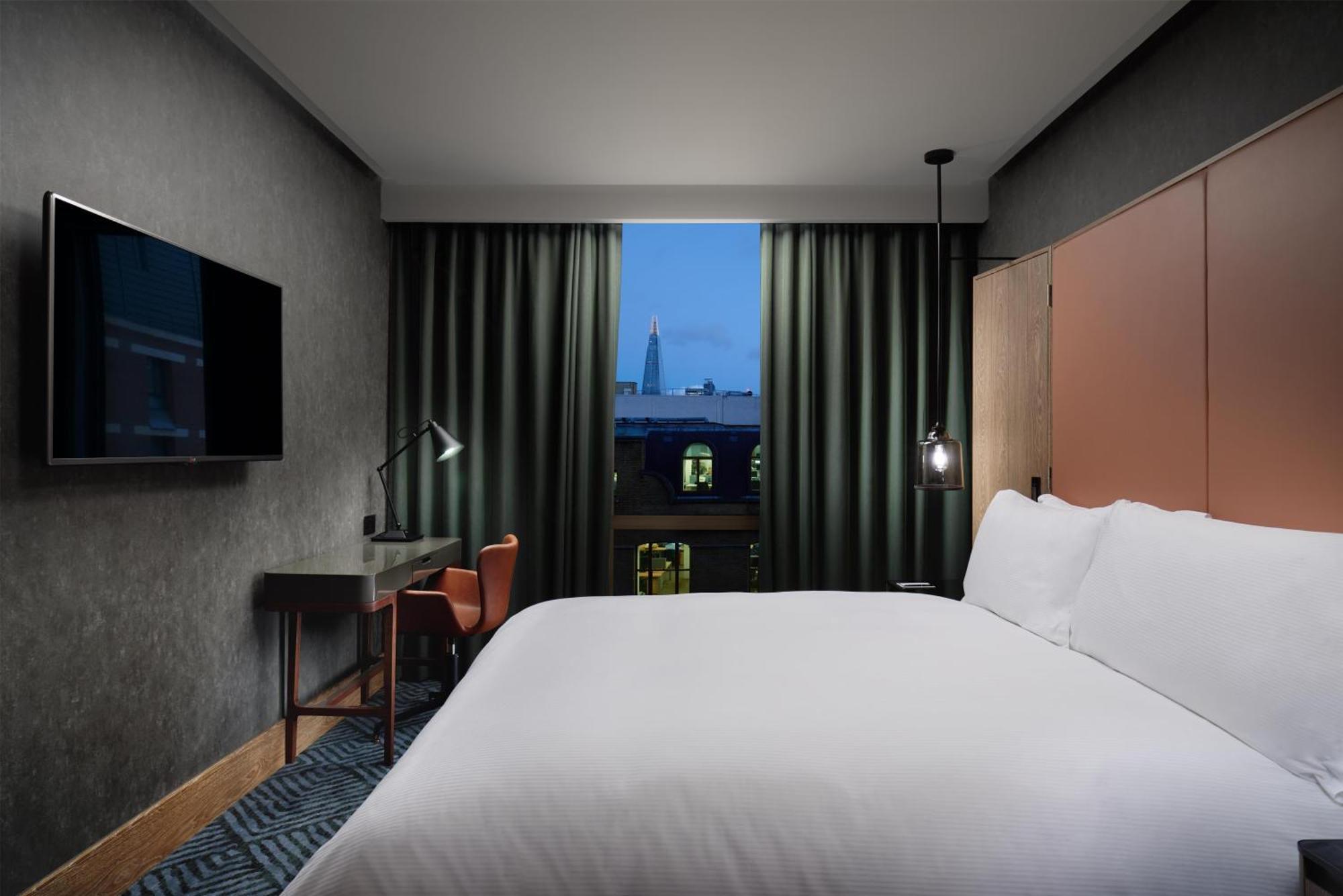 Deluxe Junior Suite Lounge Access