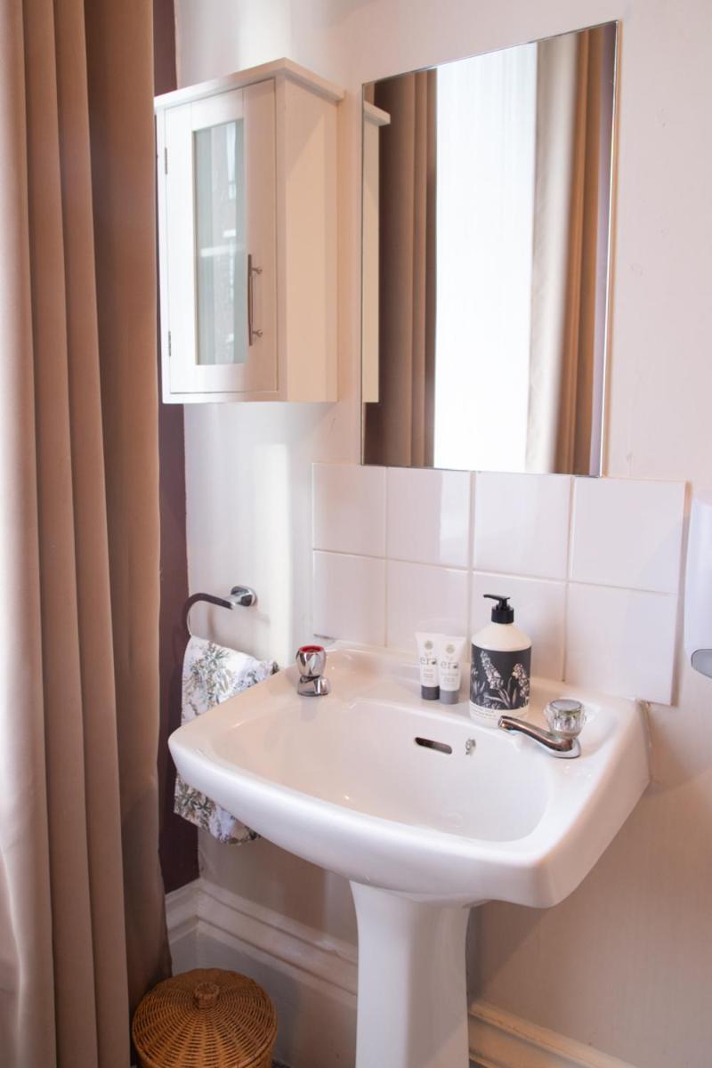 Single Room with Shared Bathroom