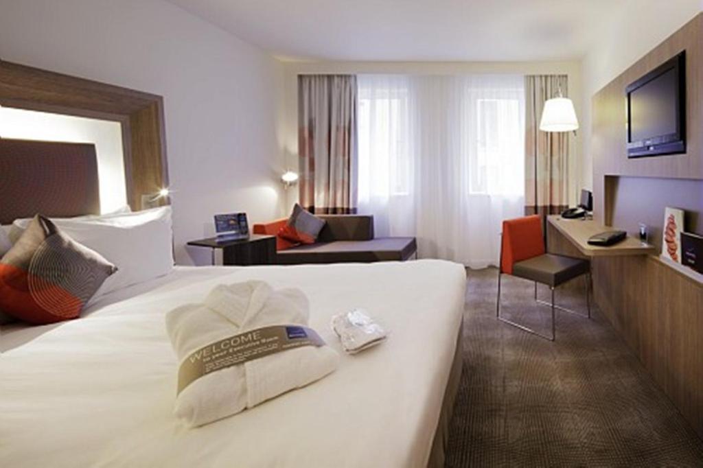 Executive Queen Room,1704838257:JPEG