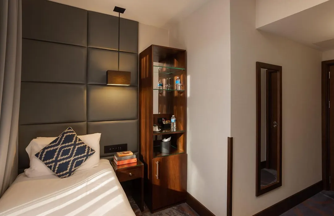 Montcalm Chilworth Townhouse-1