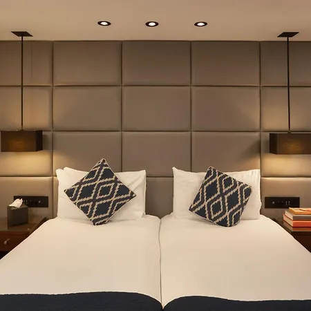 Montcalm Chilworth Townhouse-2
