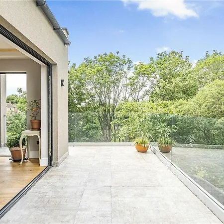 The Ridge London - Luxury Designer Villa With Hot Tub And Sauna, Bexley Borough Of London-3