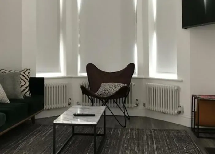 Stylish Home In Streatham. London