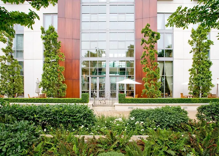 Canary Riverside Plaza Hotel London